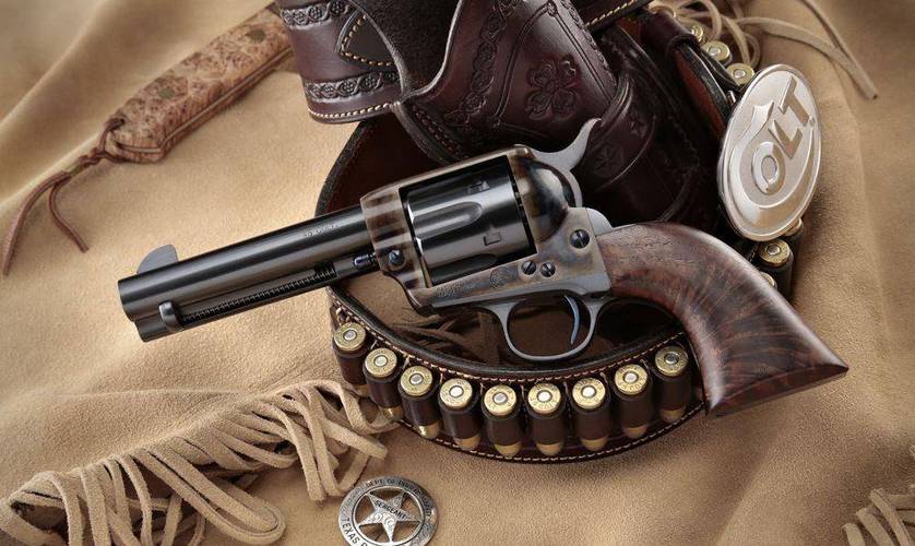 黄金柯尔特手枪评测:奢华与性能的完美结合