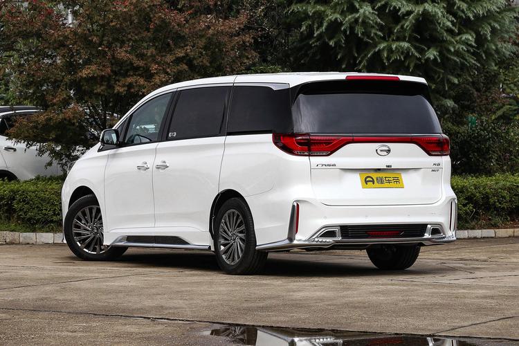 传祺GM8评测:豪华MPV体验与性能全解析