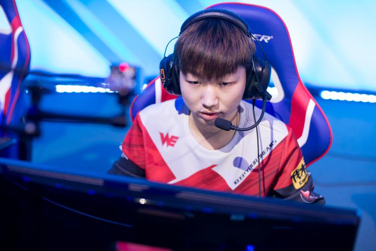 英雄联盟WE战队夺冠是哪一年?老玩家都记得的辉煌时刻!