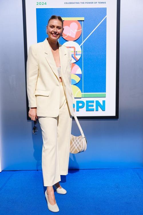 网坛女神莎拉波娃晒温馨合照,喜迎宝宝诞生